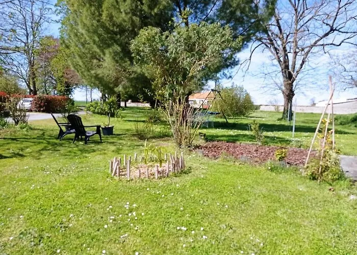 Dinah 17 Maison Dans La Campagne Rochelaise *